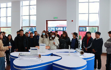 南溪區(qū)就業(yè)中心攜見習(xí)提能人員到訪遠(yuǎn)東股份宜賓智能產(chǎn)業(yè)園?